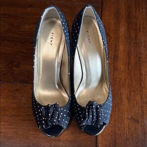 FIONI Clothing Navy Blue Heels with Pink Dots